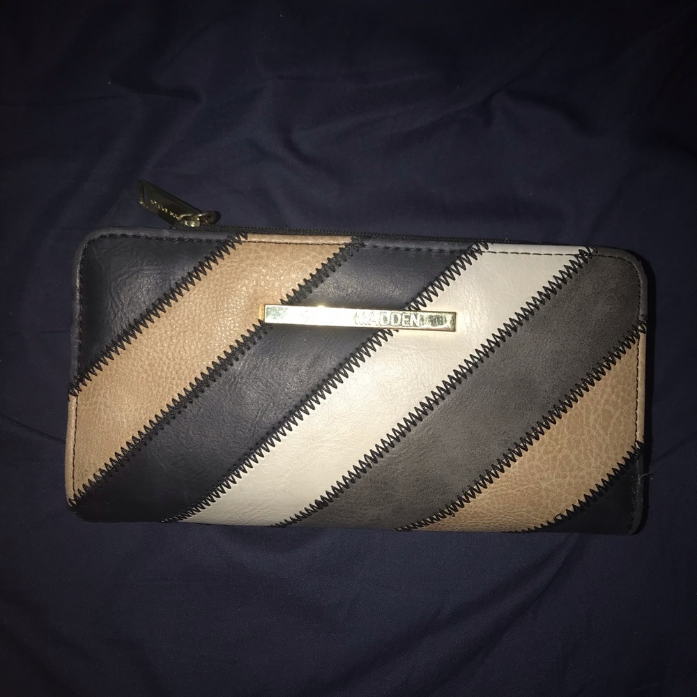 Steve Madden wallet - Picture 1 of 4